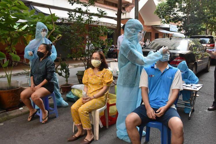 Thứ trưởng Bộ Y tế khẩn thiết kêu gọi y tế tư nhân, y bác sĩ nghỉ hưu ở TP Hồ Chí Minh tham gia chống dịch
