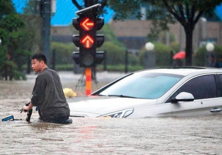 Hinh ảnh lũ lụt khủng khiếp hoành hành khắp thế giới