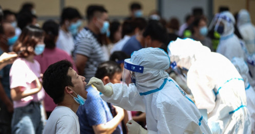 Số ca nhiễm Covid-19 cộng đồng ở Trung Quốc tăng vọt