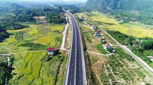 Ký hợp đồng BOT gần 9.000 tỷ xây cao tốc Cam Lâm - Vĩnh Hảo