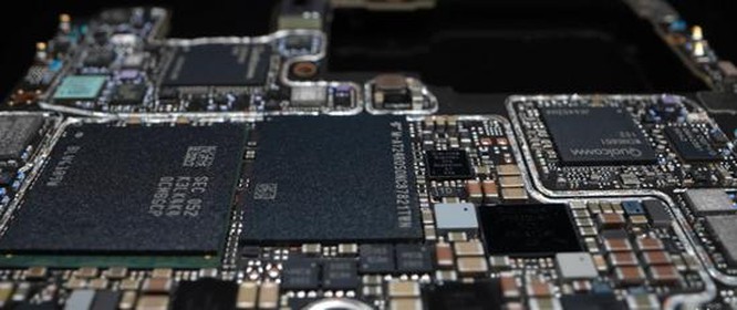 Từ Apple đến Xiaomi, nhiều gã khổng lồ công nghệ đang bị mắc kẹt với con chip