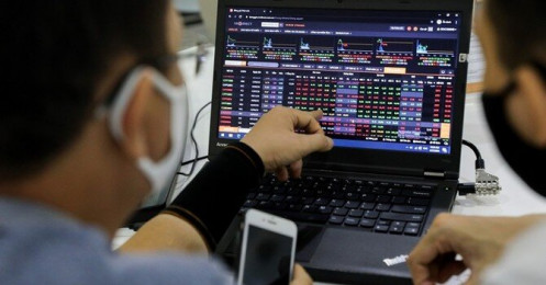 Cắt lỗ đúng đáy 1.250 điểm, có nên tham gia tiếp khi VN-Index lên trên 1.300 điểm?