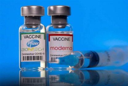 Pfizer và Moderna tăng giá vaccine COVID-19 ở châu Âu