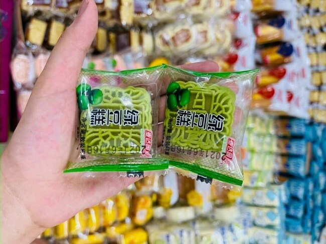 Bất ngờ bánh trung thu mini Trung Quốc bán đầy chợ với giá chỉ từ 3.000 đồng/chiếc
