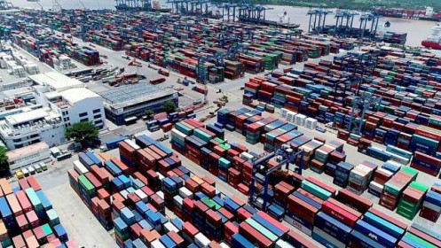 7 tháng, hơn 371,16 tỷ USD hàng hoá đi qua cửa khẩu