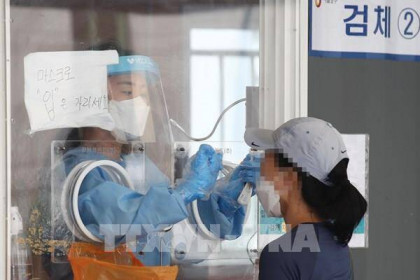 Hàn Quốc lo ngại về nguy cơ thiếu vaccine ngừa COVID-19