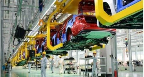 Doanh nghiệp sản xuất ô tô mong được gia hạn nộp thuế và giảm phí trước bạ