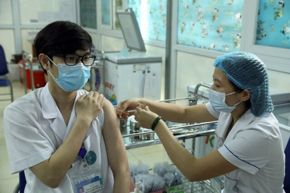 Tiếp tục ưu tiên cấp tiếp vaccine phòng Covid-19 cho TP Hồ Chí Minh và các tỉnh phía Nam