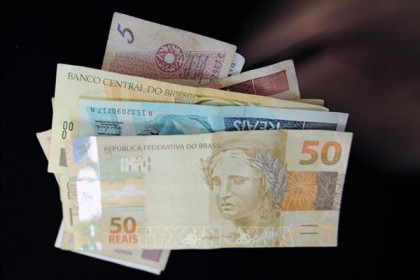 Brazil tăng lãi suất cơ bản lên 5,25% để kiềm chế lạm phát