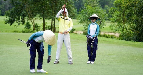 Việt Nam: Nghề 'két-đi' trên sân golf thu nhập bao nhiêu?