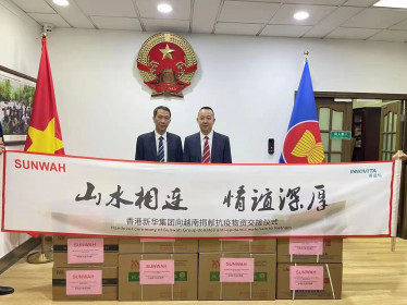 Tập đoàn Sunwah Kong Kong trao tặng Việt Nam khối lượng lớn vật tư y tế phòng chống Covid-19