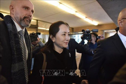 Vụ kiện dẫn độ CFO Huawei: Các luật sư của bà Mạnh Vãn Châu kêu gọi đình chỉ tố tụng