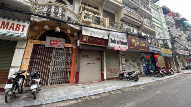 Hà Nội: Đóng cửa vì dịch Covid-19, nhà phố cổ vẫn rao bán giá "trên trời"
