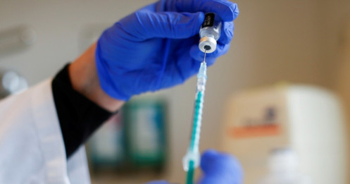Y tá tráo vắc xin Covid-19 bằng nước muối, gần 9.000 người ở Đức phải tiêm lại