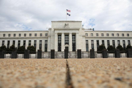 Charles Evans: việc làm cần tăng thêm nữa trước khi Fed giảm mua trái phiếu