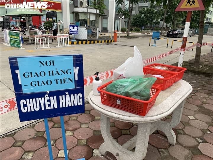 Chung cư Hà Nội đua nhau lập 'vùng xanh', ngăn ngừa COVID-19