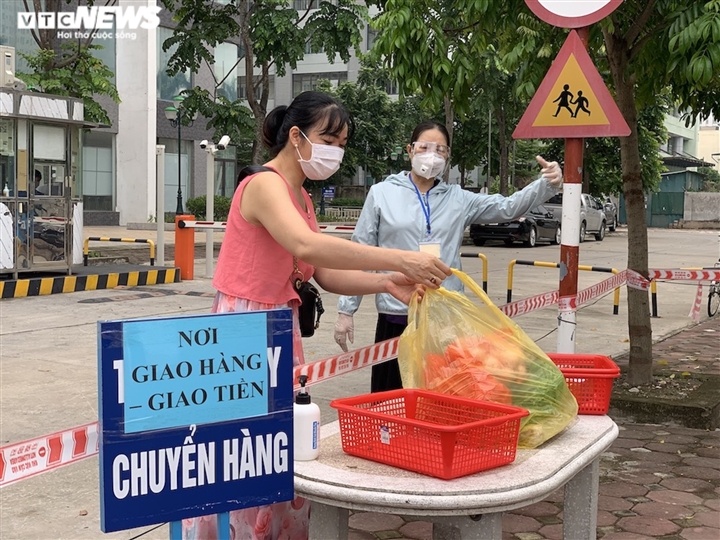 Chung cư Hà Nội đua nhau lập 'vùng xanh', ngăn ngừa COVID-19