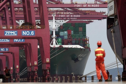 Biến thể Delta 'tấn công' cảng biển của Trung Quốc, vận tải toàn cầu ảnh hưởng
