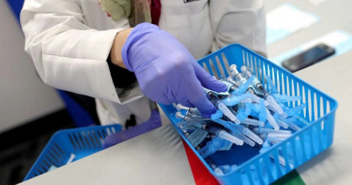 Hàng triệu liều vắc xin Covid-19 sắp hết hạn giữa "cơn khát" trên toàn cầu