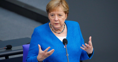 Hé lộ mức lương của "bà đầm thép" Angela Merkel khi về hưu
