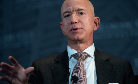 Tỉ phú Bezos kiện chính phủ Mỹ vì mất hợp đồng 2,9 tỉ USD