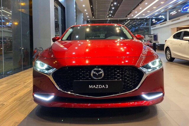 Giá Mazda CX 8 và Kia Sorento tiếp tục giảm