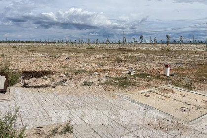 Dân “thấp thỏm” bên những dự án “treo”