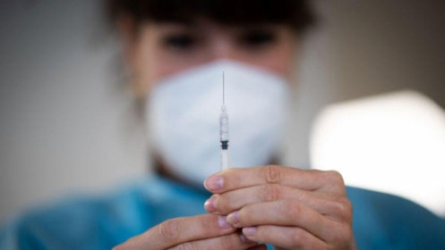 Singapore thử nghiệm lâm sàng hai vắc-xin chống biến thể Delta