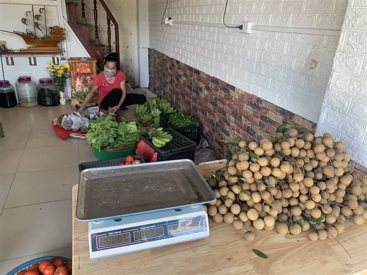 Nở rộ kiểu bán rau củ quả, thịt cá ngay trong nhà chưa từng thấy ở Hà Nội