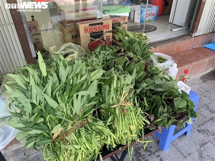 Nở rộ kiểu bán rau củ quả, thịt cá ngay trong nhà chưa từng thấy ở Hà Nội