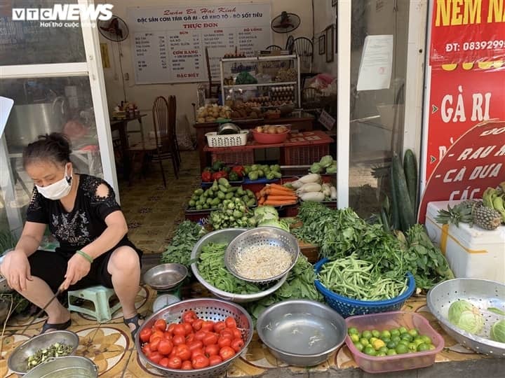 Nở rộ kiểu bán rau củ quả, thịt cá ngay trong nhà chưa từng thấy ở Hà Nội