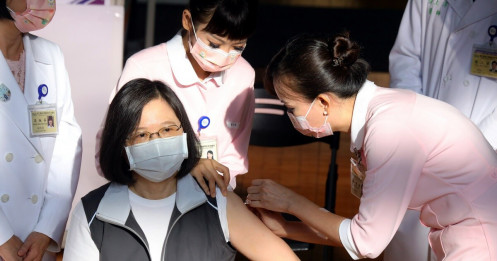 Đài Loan bắt đầu triển khai tiêm vắc xin Covid-19 tự phát triển