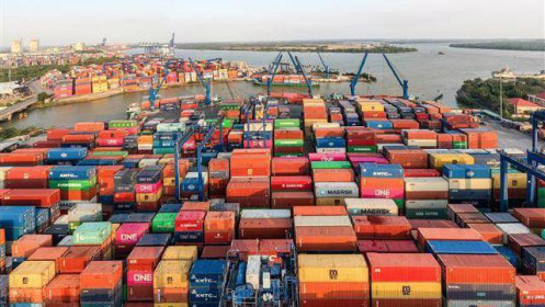 Hàng container qua cảng biển ước đạt gần 16,8 triệu TEUs, giữ vững đà tăng hai con số