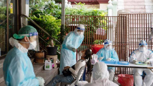 Đang có 20.000 ca nhiễm mới mỗi ngày, Thái Lan vẫn chuyển sang chiến lược “sống chung với Covid”
