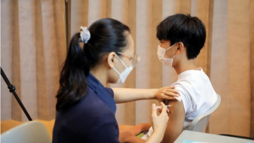 Singapore xem xét tiêm vắc-xin phòng Covid-19 cho trẻ dưới 12 tuổi