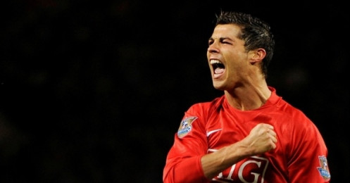 Ronaldo gây "bão" chuyển nhượng, cuộc tái ngộ sau 12 năm và nhận lương cao nhất MU