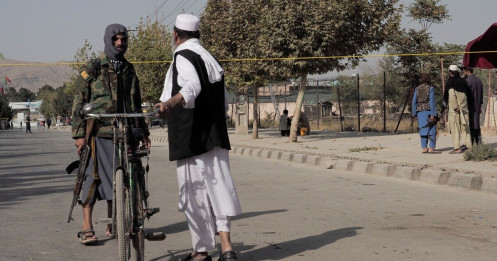 NÓNG: Hàng loạt rốc két phóng về sân bay Kabul