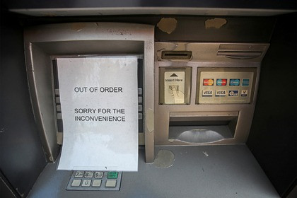 Vì sao hàng nghìn cây ATM ‘biến mất’ ở Anh?