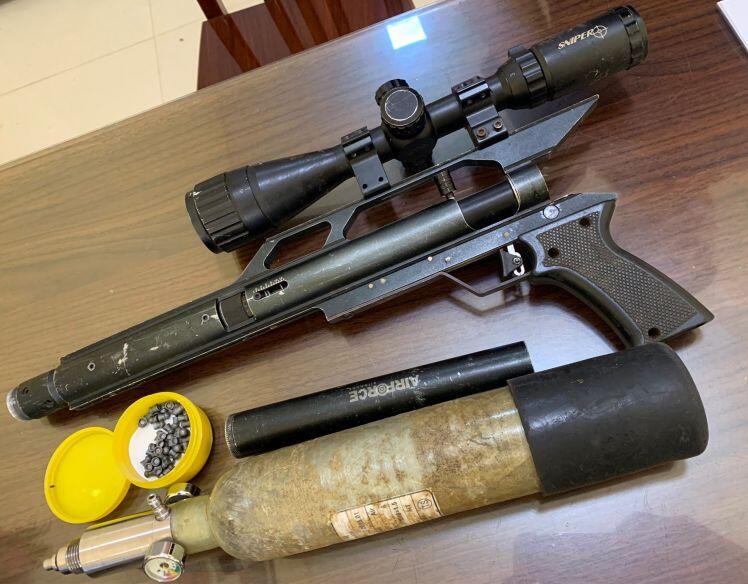 Hà Nội: Hơn 1.500 trường hợp vi phạm phòng chống dịch, thanh niên mang súng hơi đi bắn chim