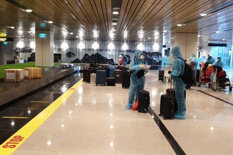 Quảng Ninh: Đón khách chuyến bay thí điểm “Hộ chiếu vắc xin" tại Sân bay Vân Đồn