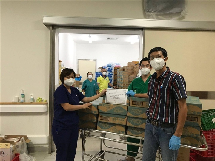 Người Việt tại New Zealand quyên góp 550 triệu mua sữa cho các bệnh viện TP.HCM