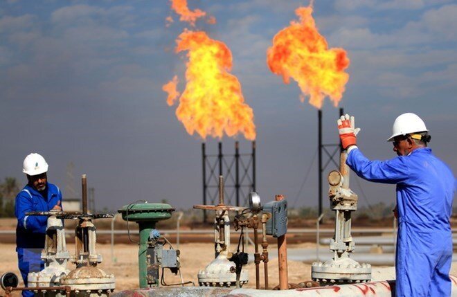 Giá dầu thô leo lên ngưỡng 73 USD/thùng do nguồn cung của Mỹ eo hẹp