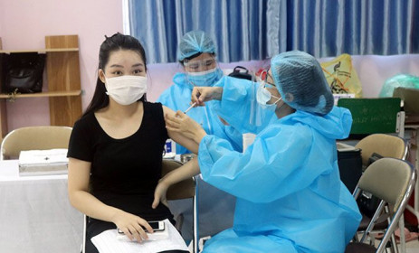 Hà Nội lập kỷ lục mới với hơn 411 nghìn mũi tiêm vaccine Covid-19 một ngày