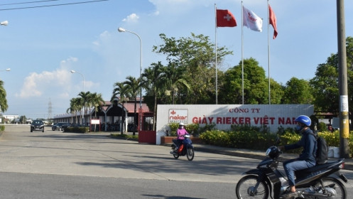 Quảng Nam: Yêu cầu dừng hoạt động 2 phân xưởng có F0 tại Công ty giày Rieker