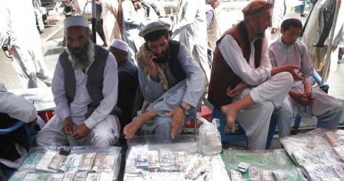 Mỹ chia rẽ chuyện giải ngân 10 tỷ USD cho Taliban