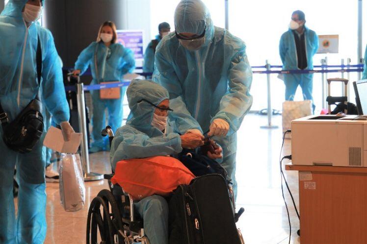 Sân bay Vân Đồn đón hai chuyến bay chở 345 khách Mỹ có “Hộ chiếu vaccine”