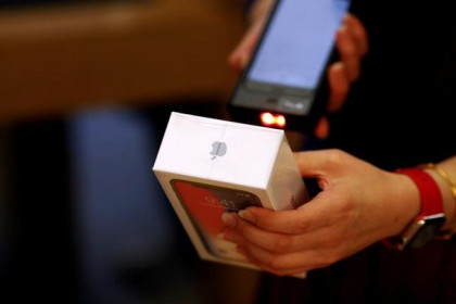 Australia mở cuộc điều tra về hoạt động ví điện tử của iPhone