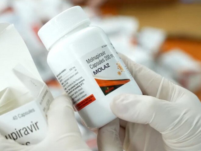 Núp bóng quà biếu tặng, tuồn thuốc trị COVID-19 về Việt Nam: Lộ chi tiết bất thường