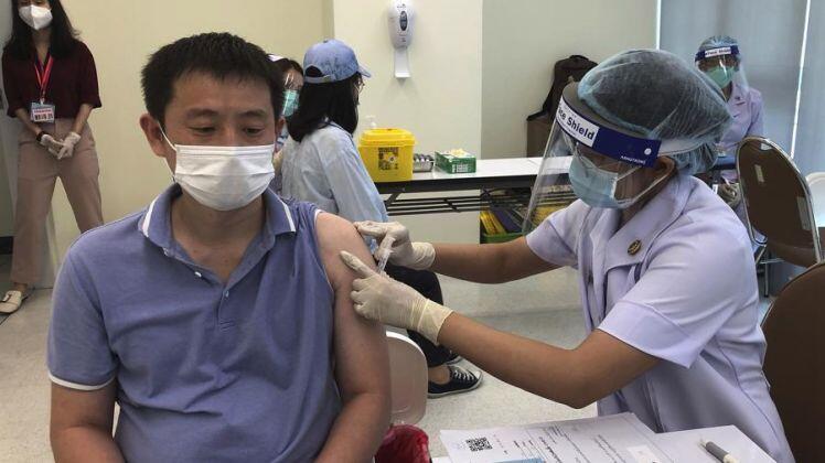 Trung Quốc đã xuất khẩu gần 1 tỷ liều vaccine Covid-19, hiệu quả thực tế tại các nước ra sao?