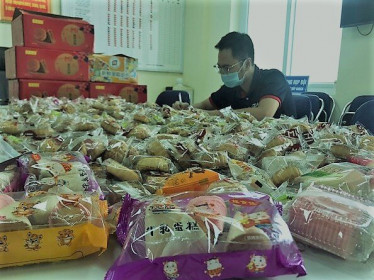 Hà Nội: Phát hiện thu giữ 5.000 chiếc bánh Trung thu không nguồn gốc sắp tuồn ra thị trường